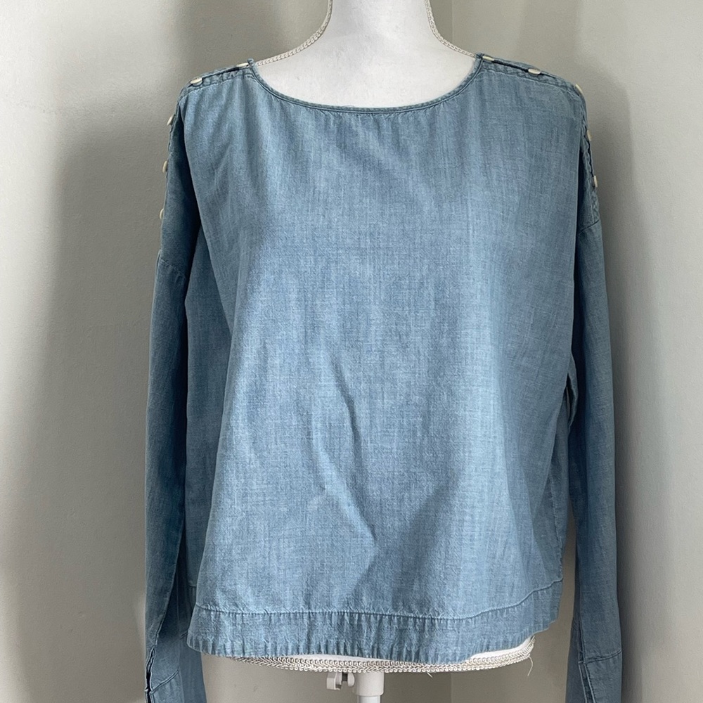 Chambray Madewell shirt. Size Medium